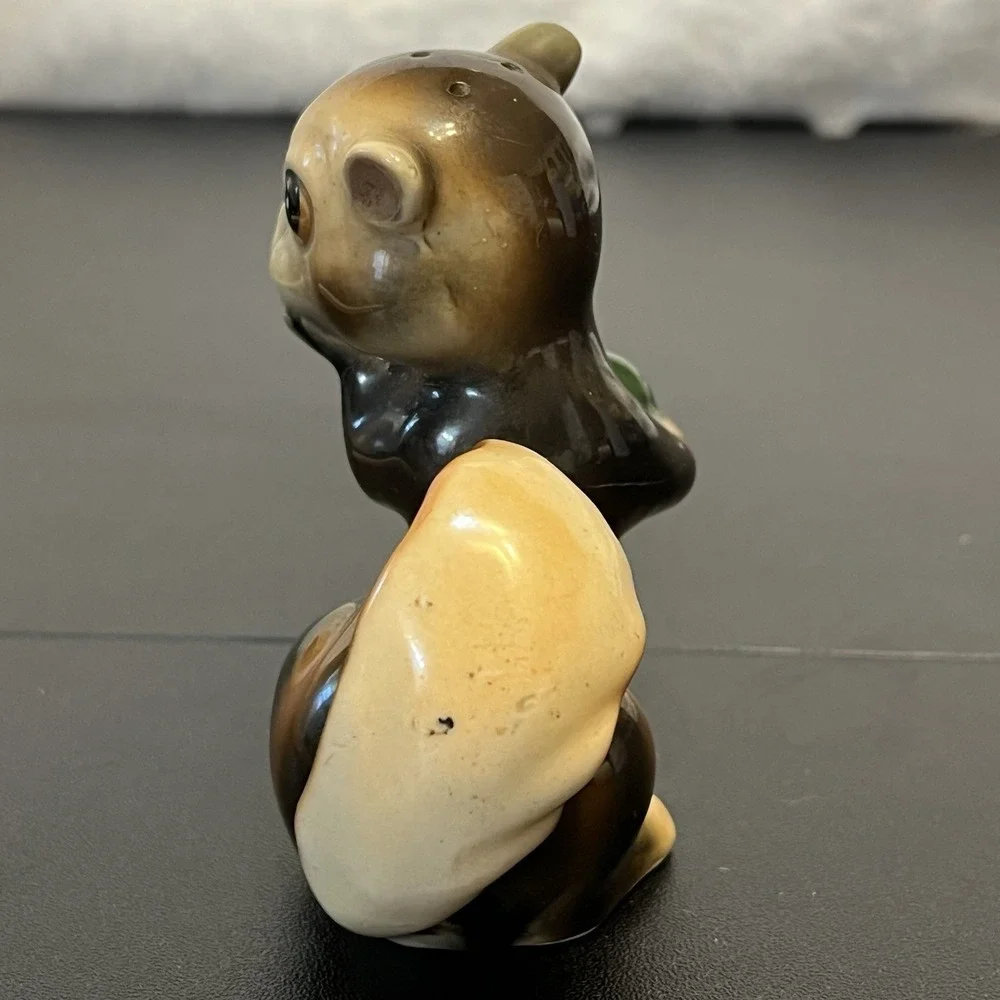 Vintage 1950s Chipmunk Salt and Pepper Shaker Replacement Piece Cork Stopper